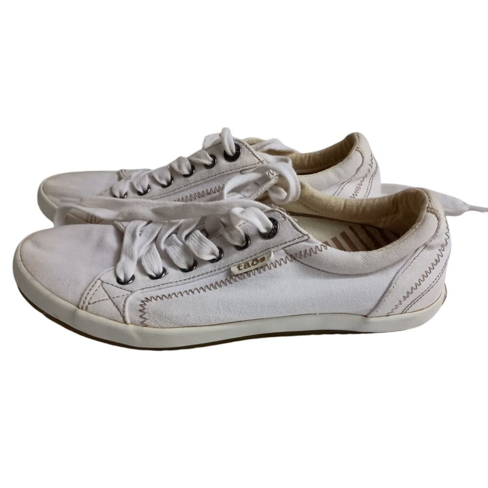 Taos Star white canvas lace up sneakers women's size  7.5